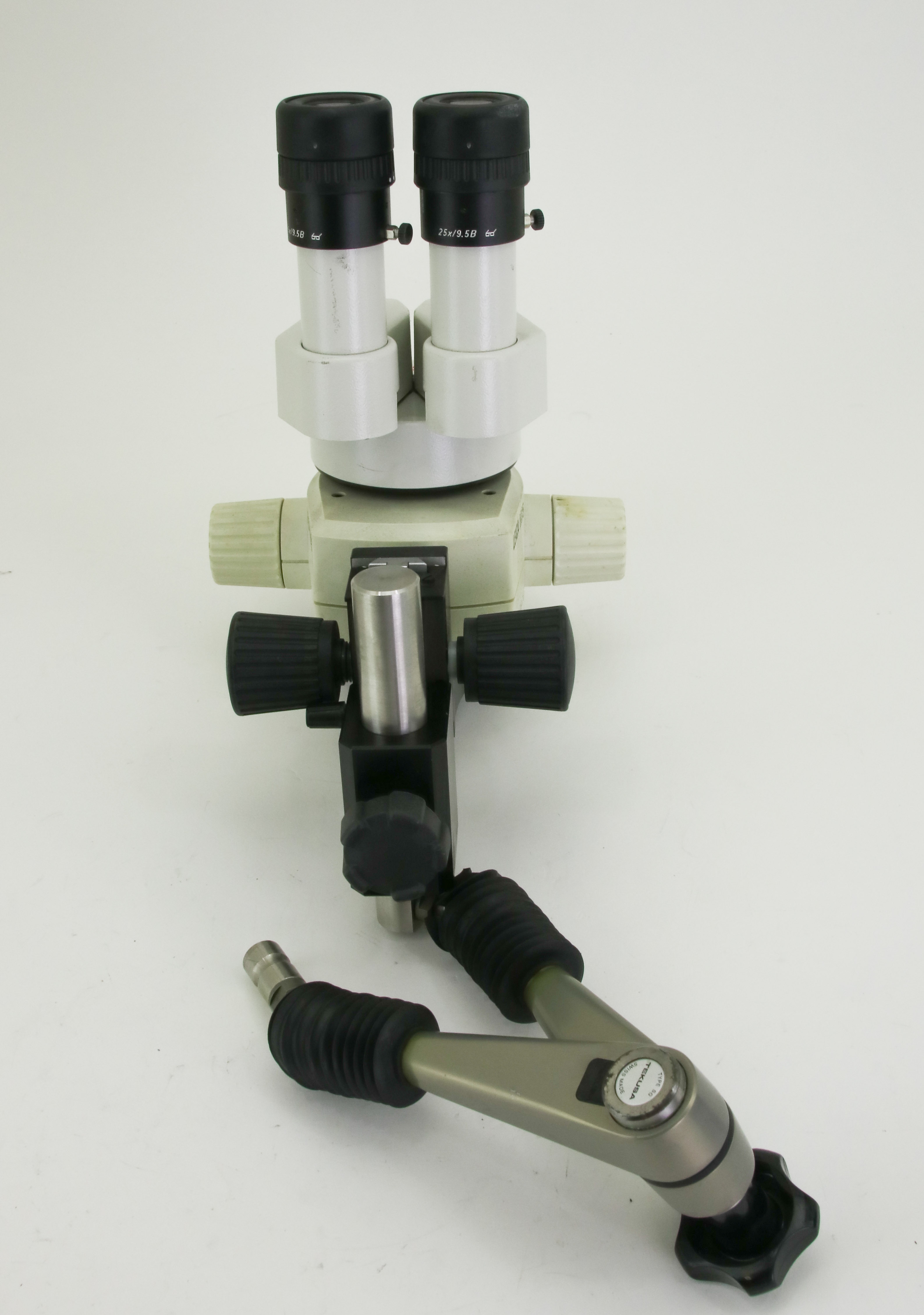 10970 LEICA STEREO MICROSCOPE W/ EYEPIECE 25x9.5B OBJ LENS & BRKT